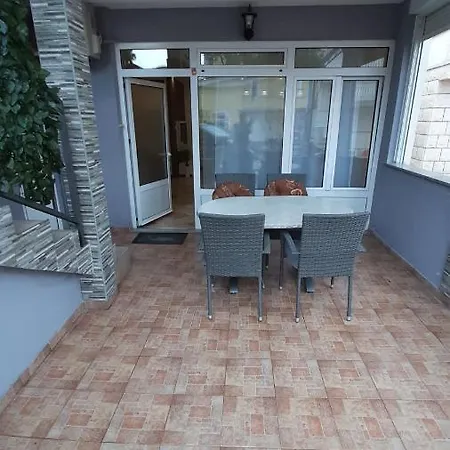 Ljube Apartment