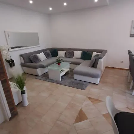 Ljube Apartman Makarska