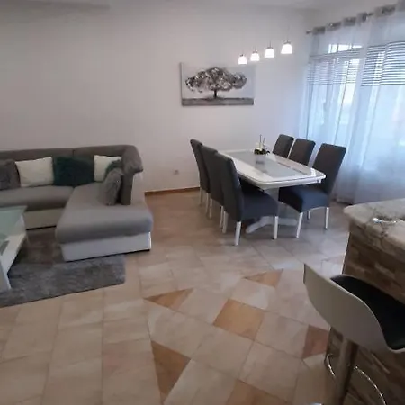 Ljube Makarska