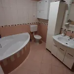Ljube