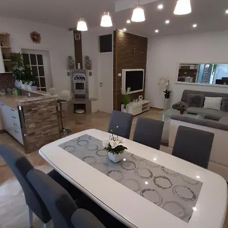 Apartment Ljube Makarska
